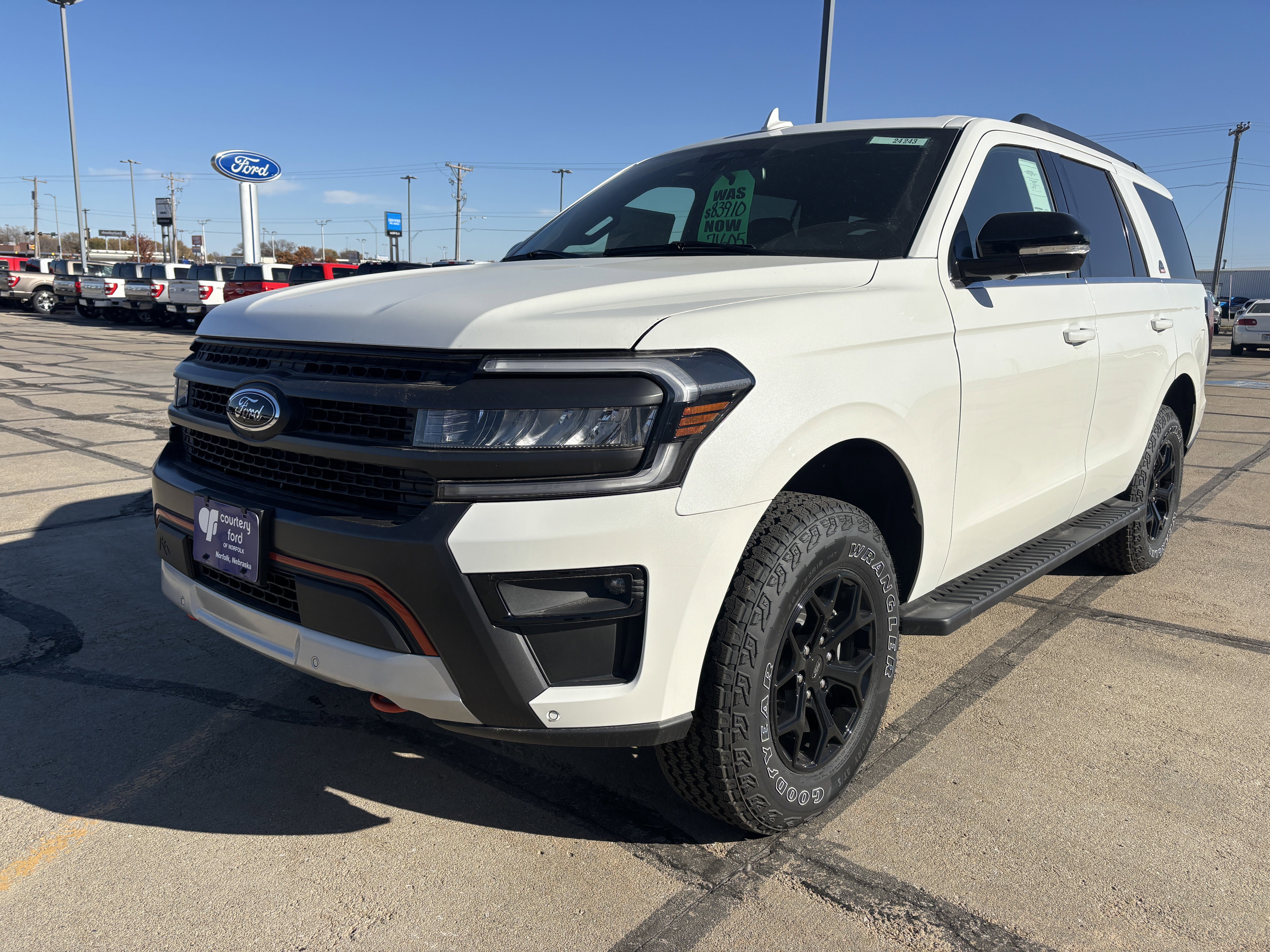 Used 2024 Ford Expedition Timberline image 4