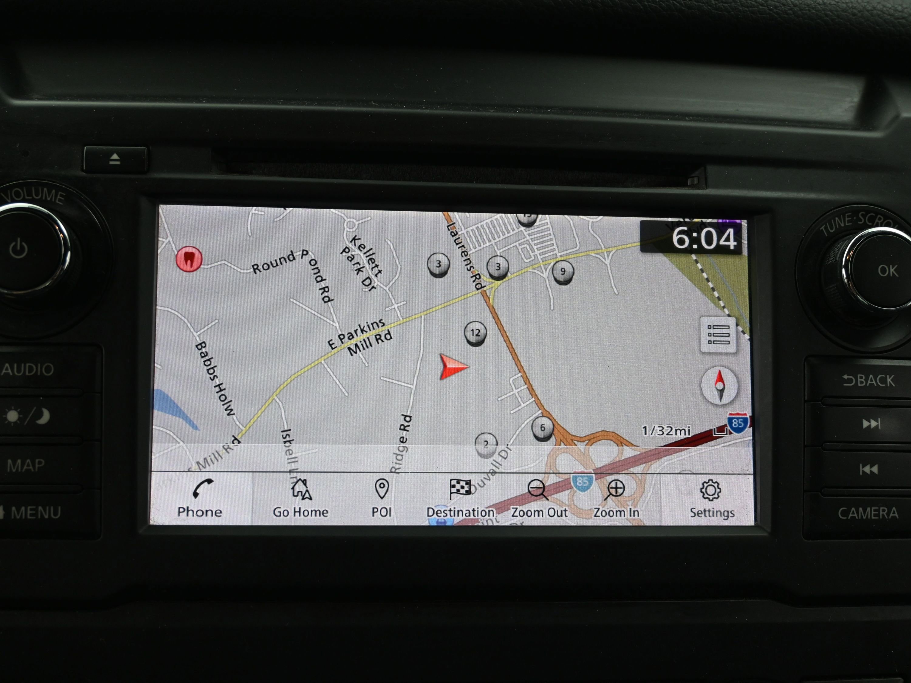 Used 2019 Nissan Titan SV w/ SV Convenience Package image 15