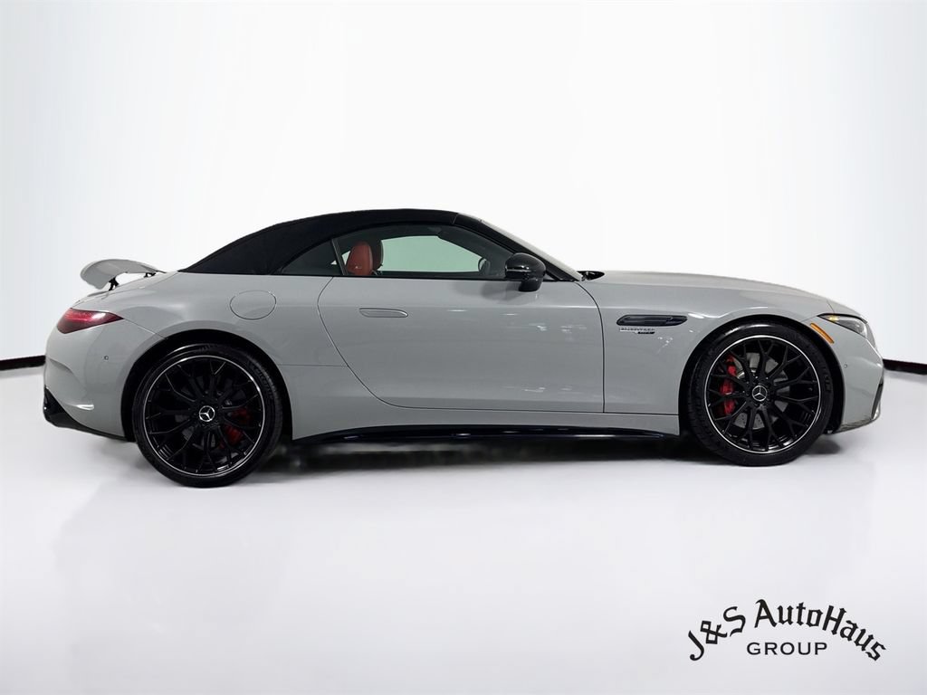 Used 2022 Mercedes-Benz SL 55 AMG 4MATIC w/ Driver Assistance Package image 52