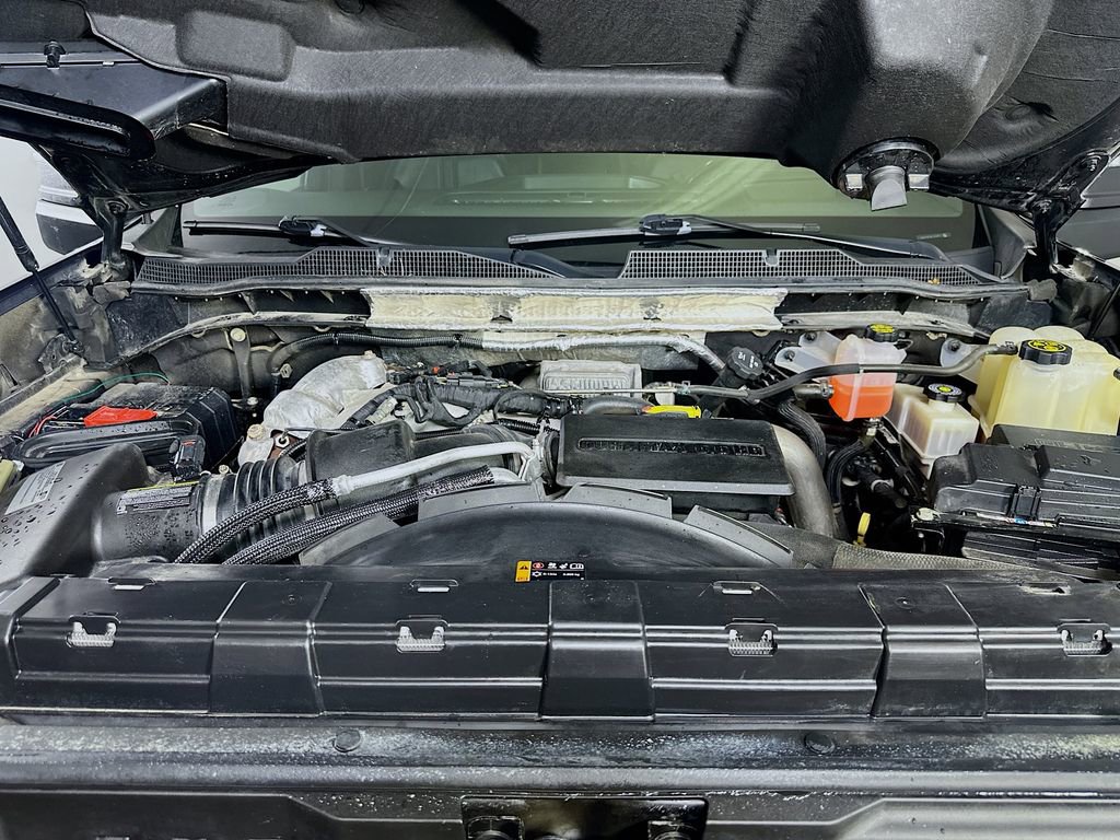 Used 2020 Chevrolet Silverado 3500 High Country w/ Technology Package image 9