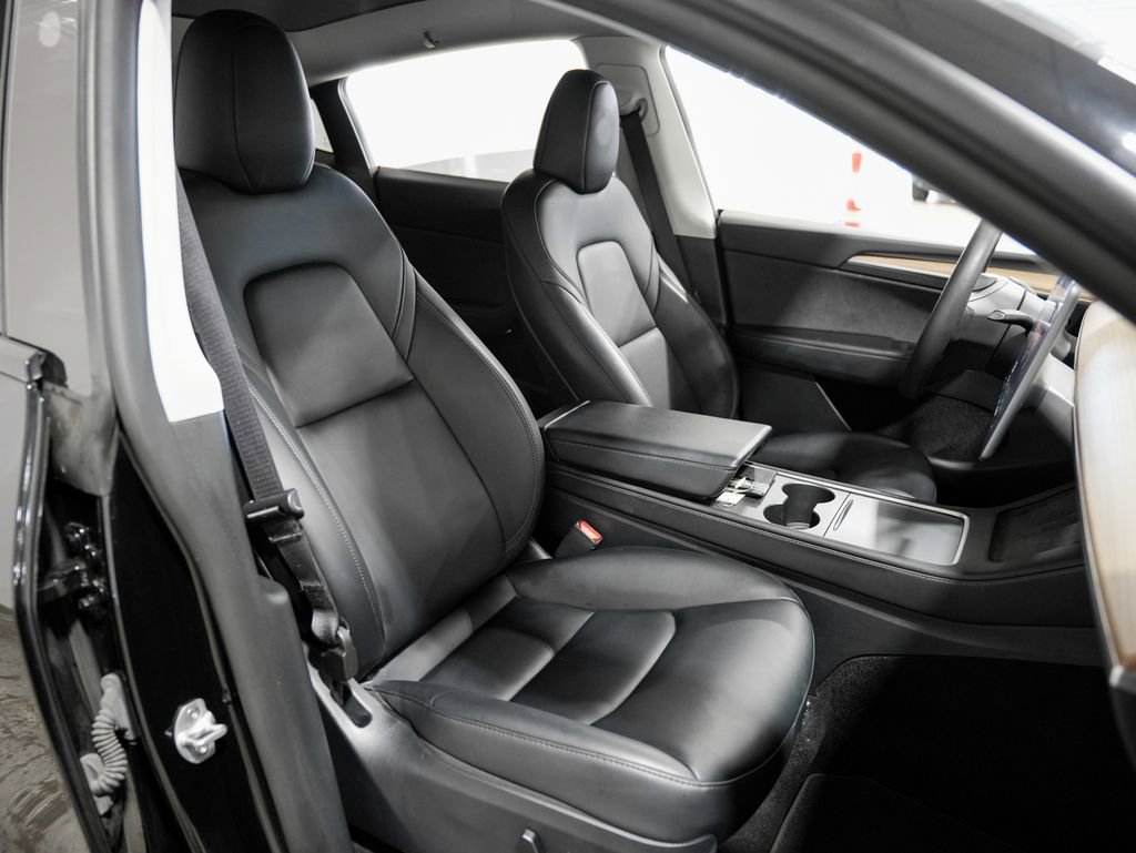 Used 2024 Tesla Model Y Long Range AWD/4WD image 24