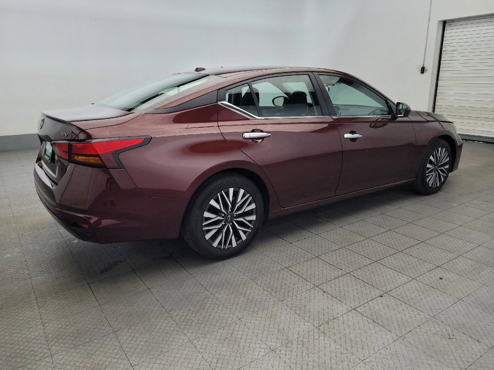Used 2024 Nissan Altima 2.5 SV image 10