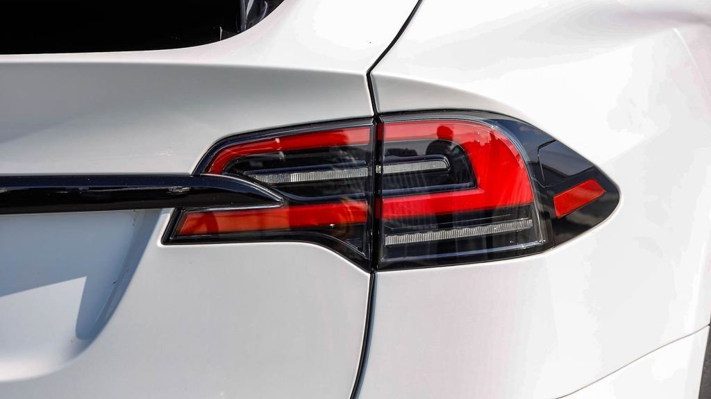 Used 2023 Tesla Model X AWD/4WD image 10