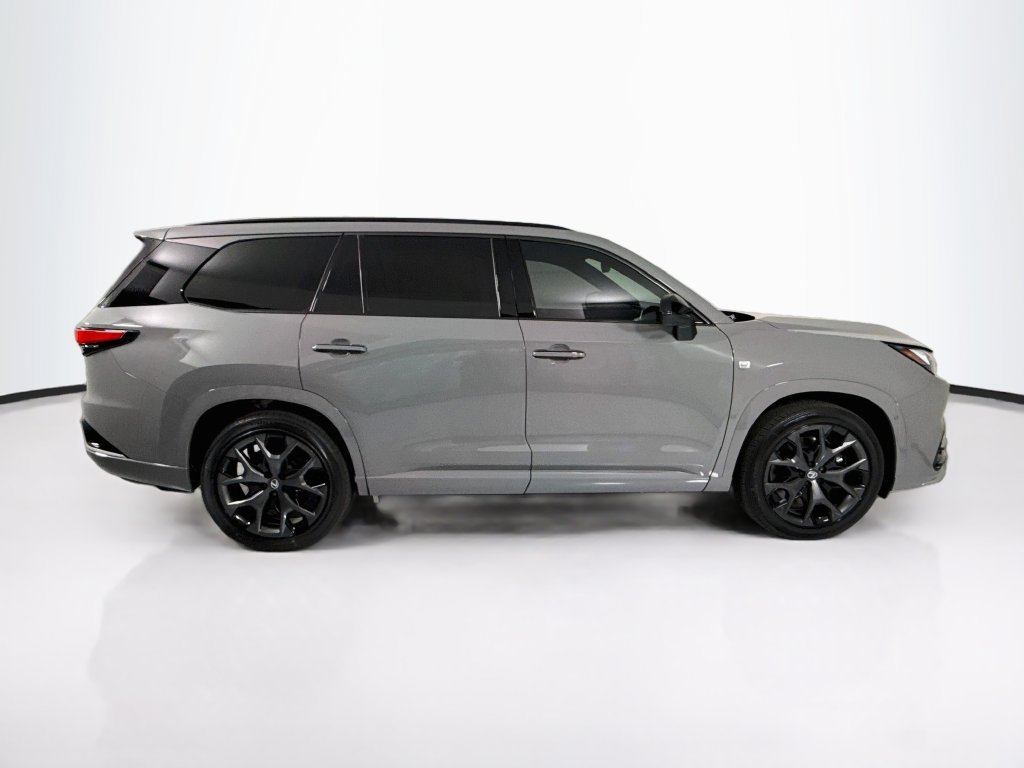 Used 2026 Lexus TX 500h AWD w/ Technology Package image 4