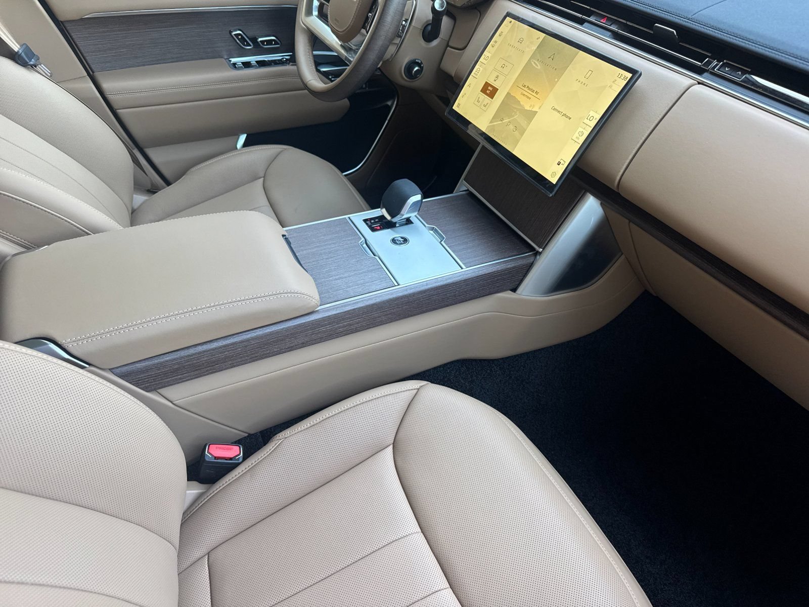 New 2026 Land Rover Range Rover SE AWD/4WD image 16