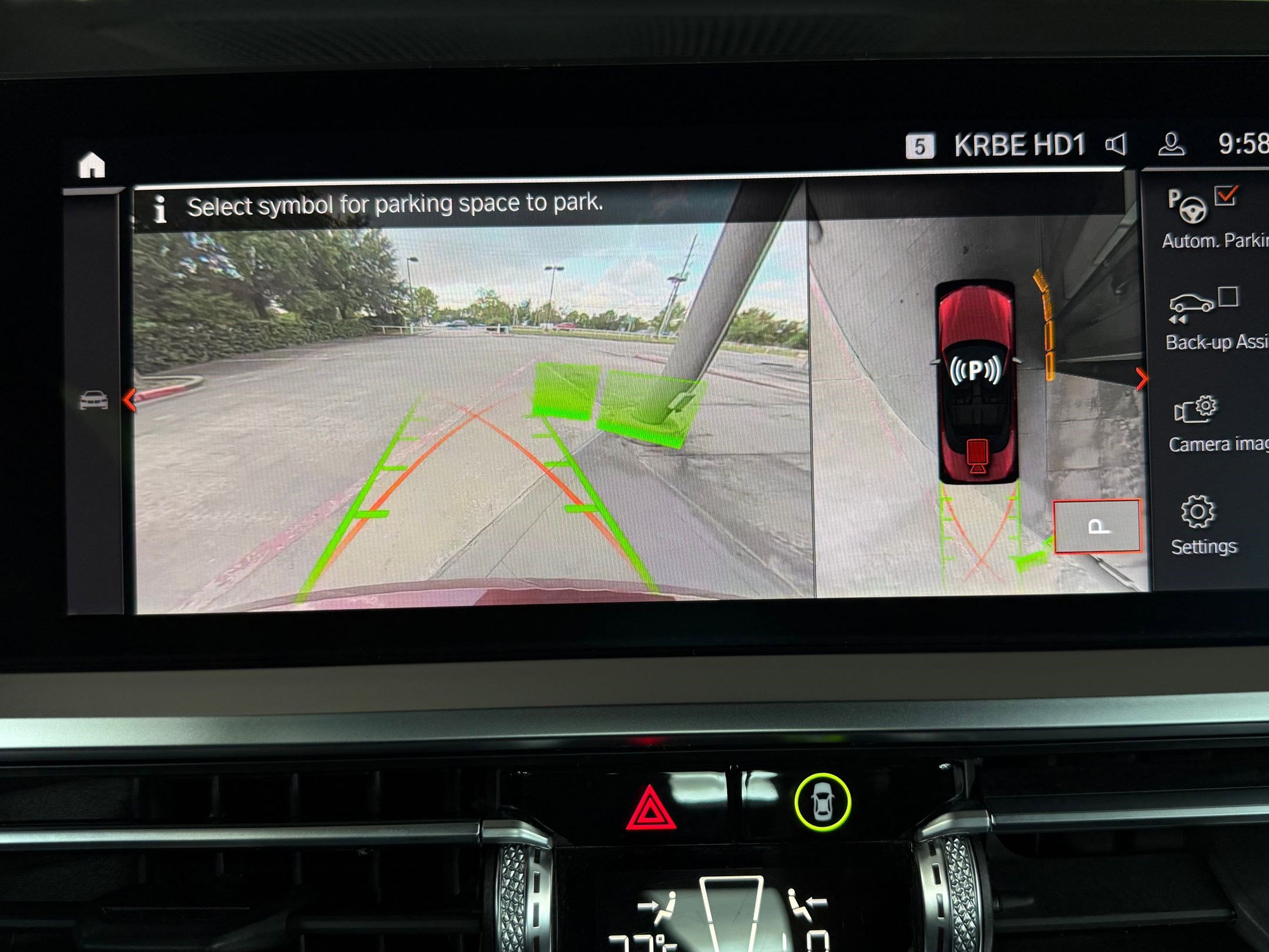 Used 2022 BMW M440i Convertible w/ Premium Package image 30