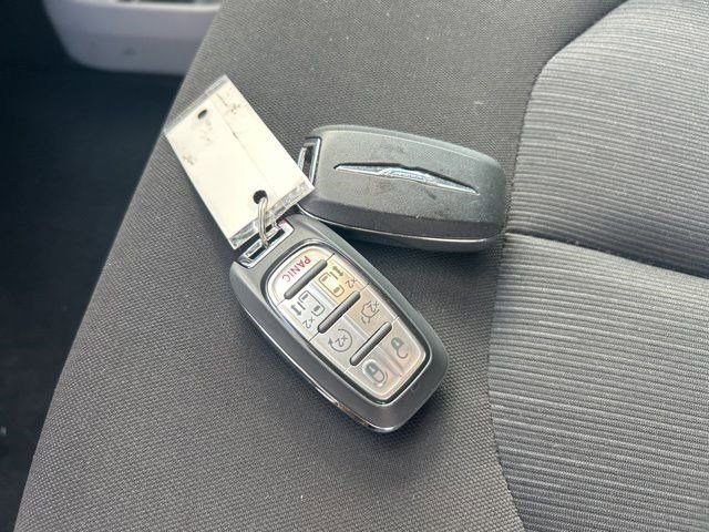 Used 2023 Chrysler Voyager LX image 46