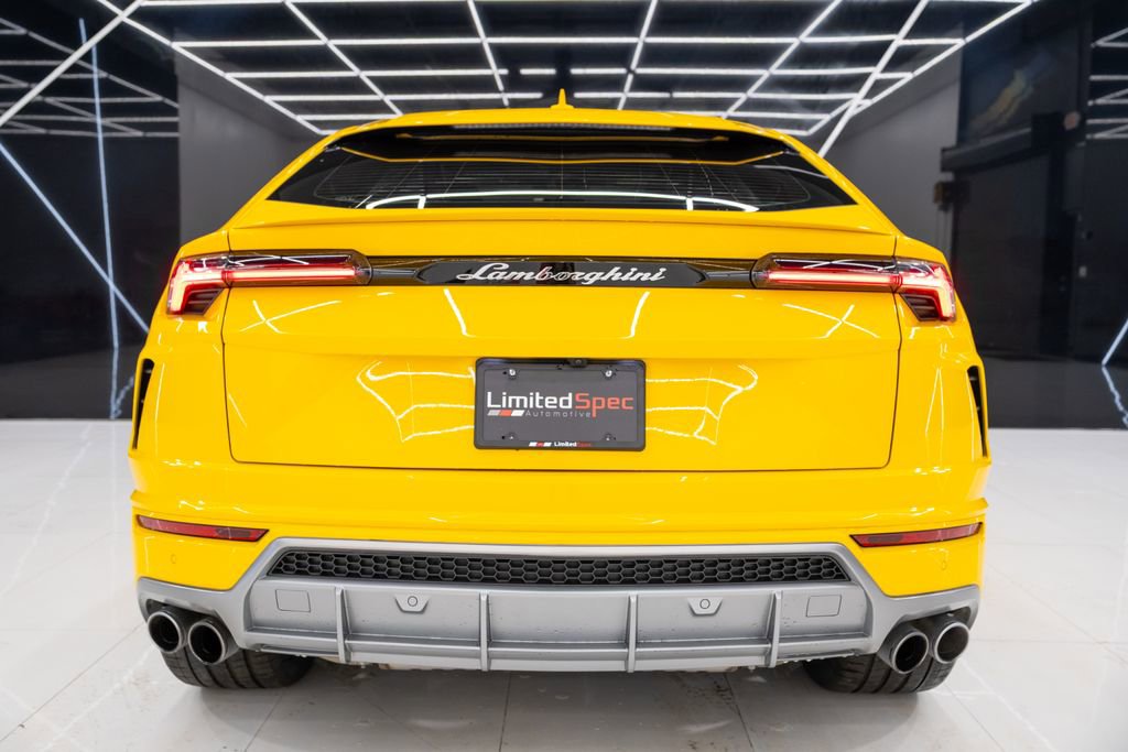 Used 2022 Lamborghini Urus image 18