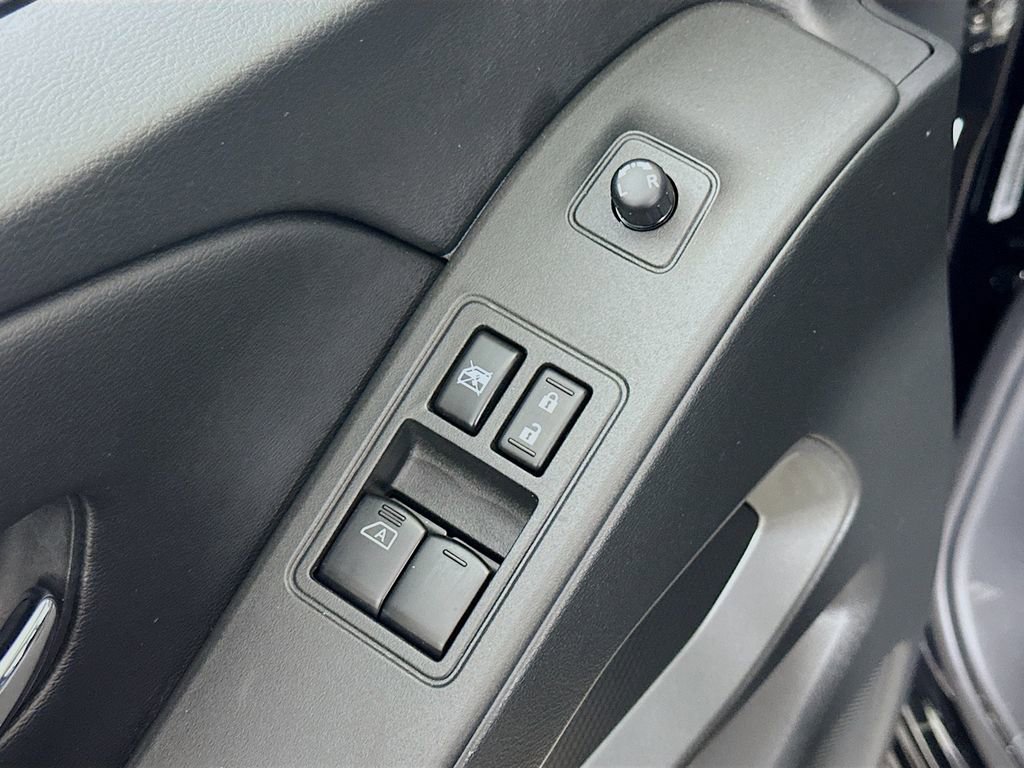 Used 2025 Nissan Frontier SV image 20