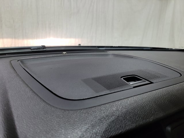 Used 2015 GMC Acadia SLE image 30