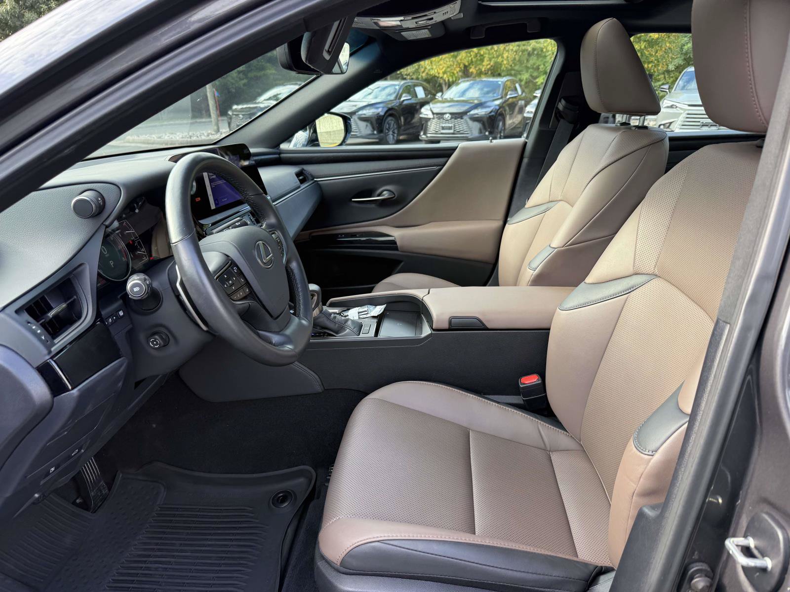 Used 2025 Lexus ES 350 w/ Premium Package FWD image 13
