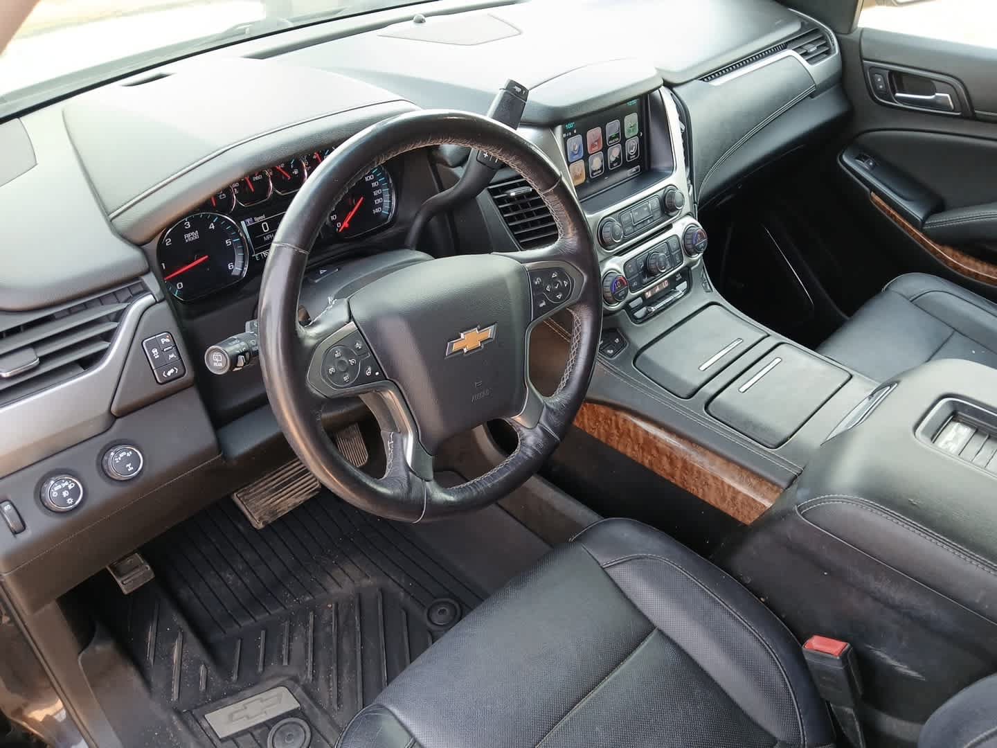Used 2018 Chevrolet Suburban Premier AWD/4WD image 19