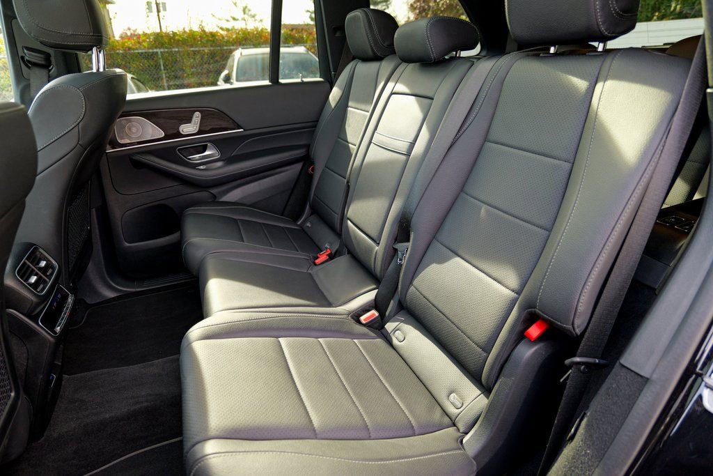 Used 2025 Mercedes-Benz GLS 450 4MATIC image 25