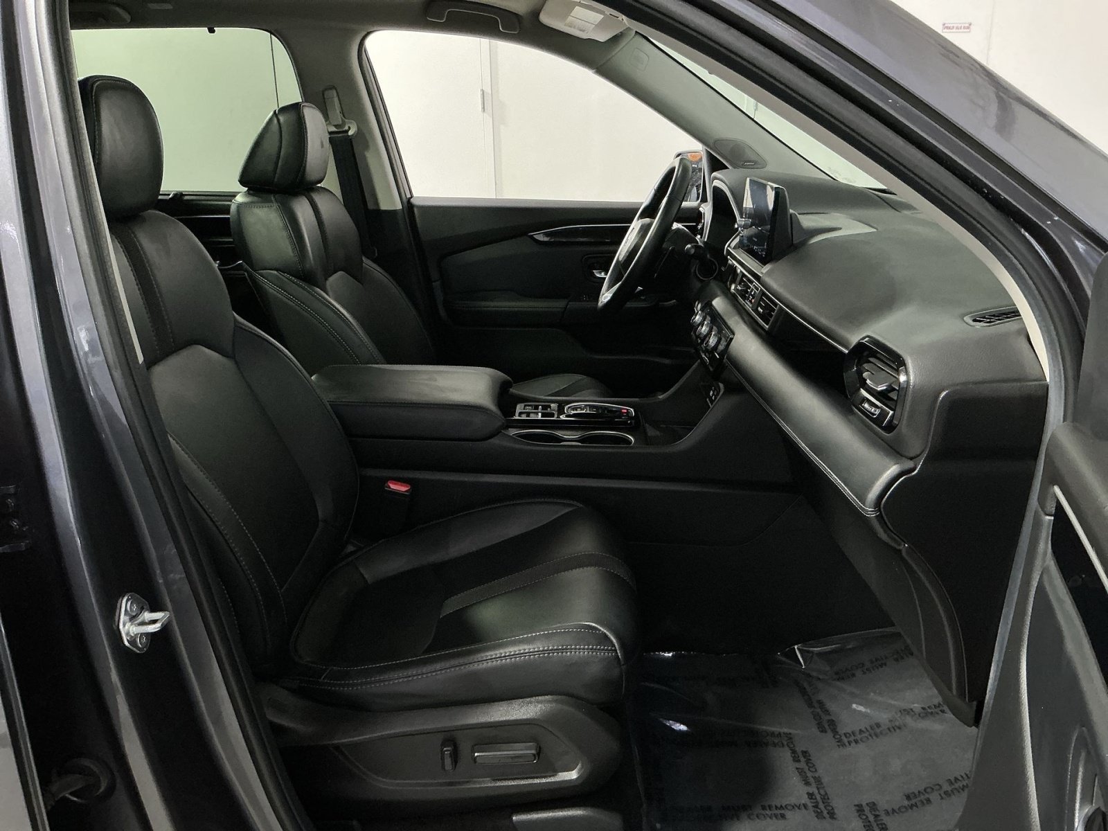 Used 2025 Honda Pilot Touring image 29