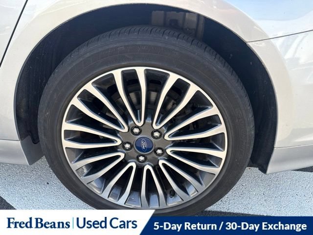 Used 2017 Ford Fusion SE w/ Fusion SE Technology Package FWD image 10