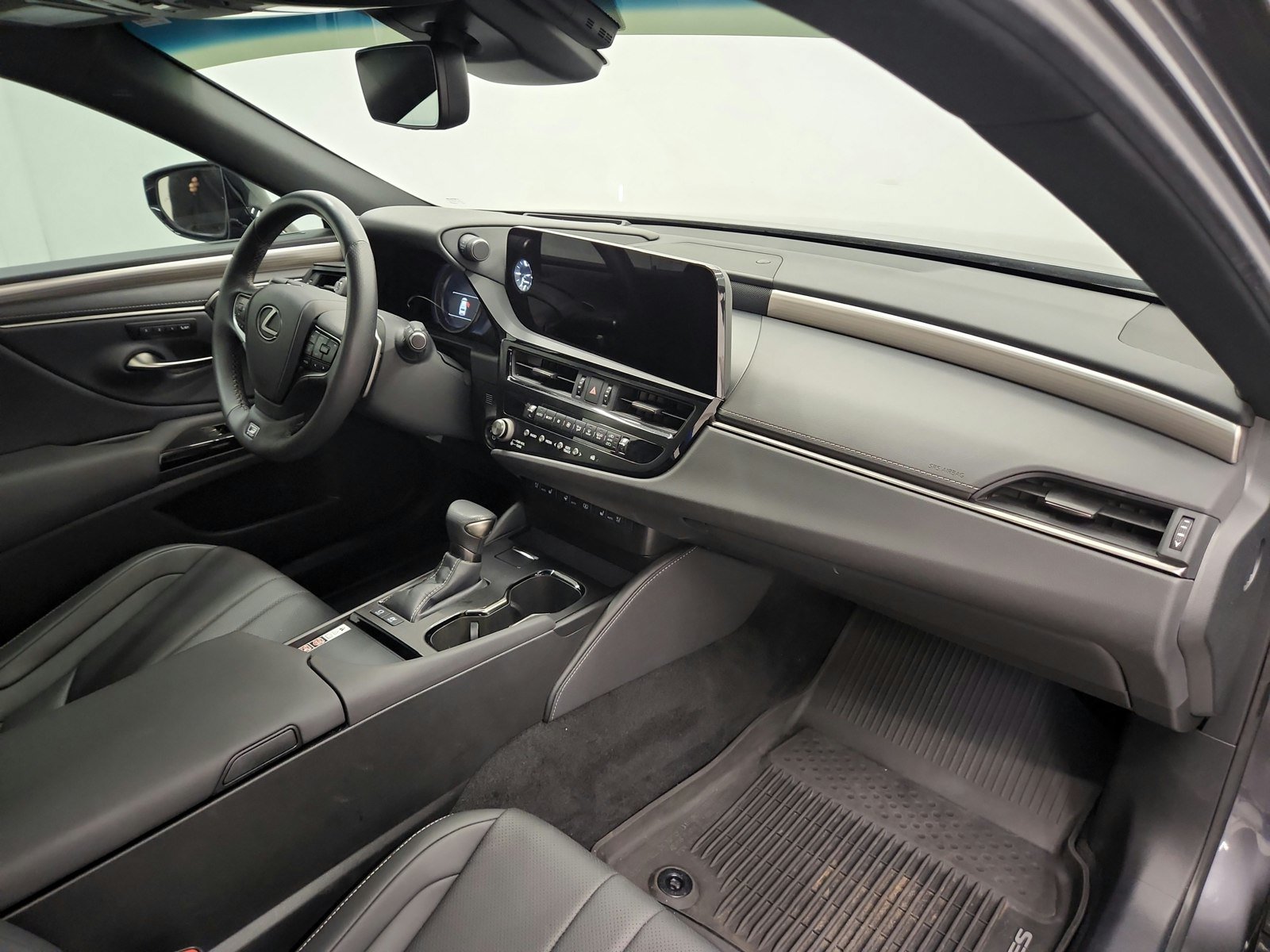 Used 2024 Lexus ES 300h F Sport w/ Accessory Package (Z2) FWD image 40