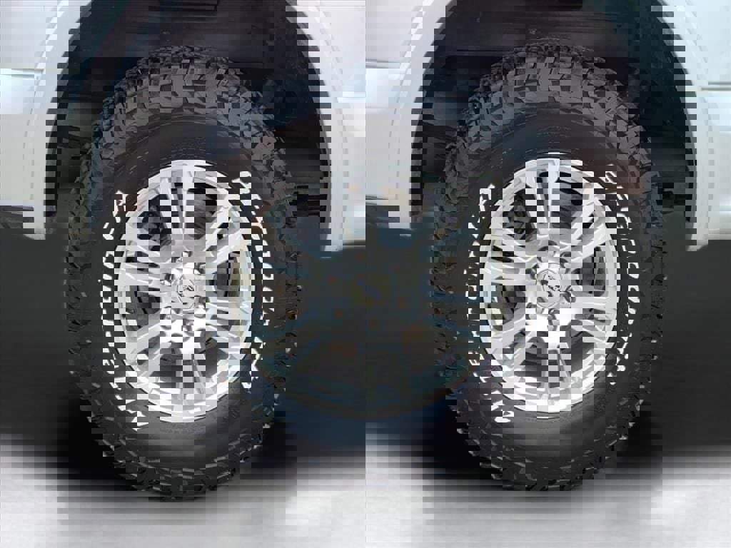 Used 2017 Ford F150 Lariat w/ Equipment Group 501A Mid image 7