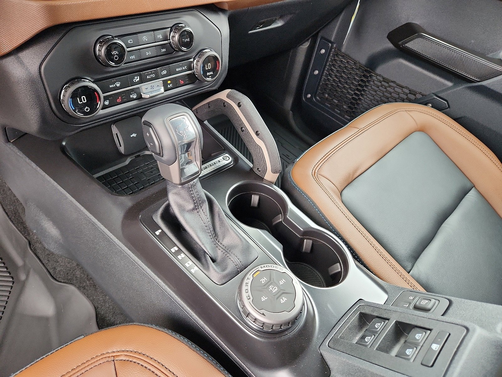 New 2024 Ford Bronco Outer Banks image 16