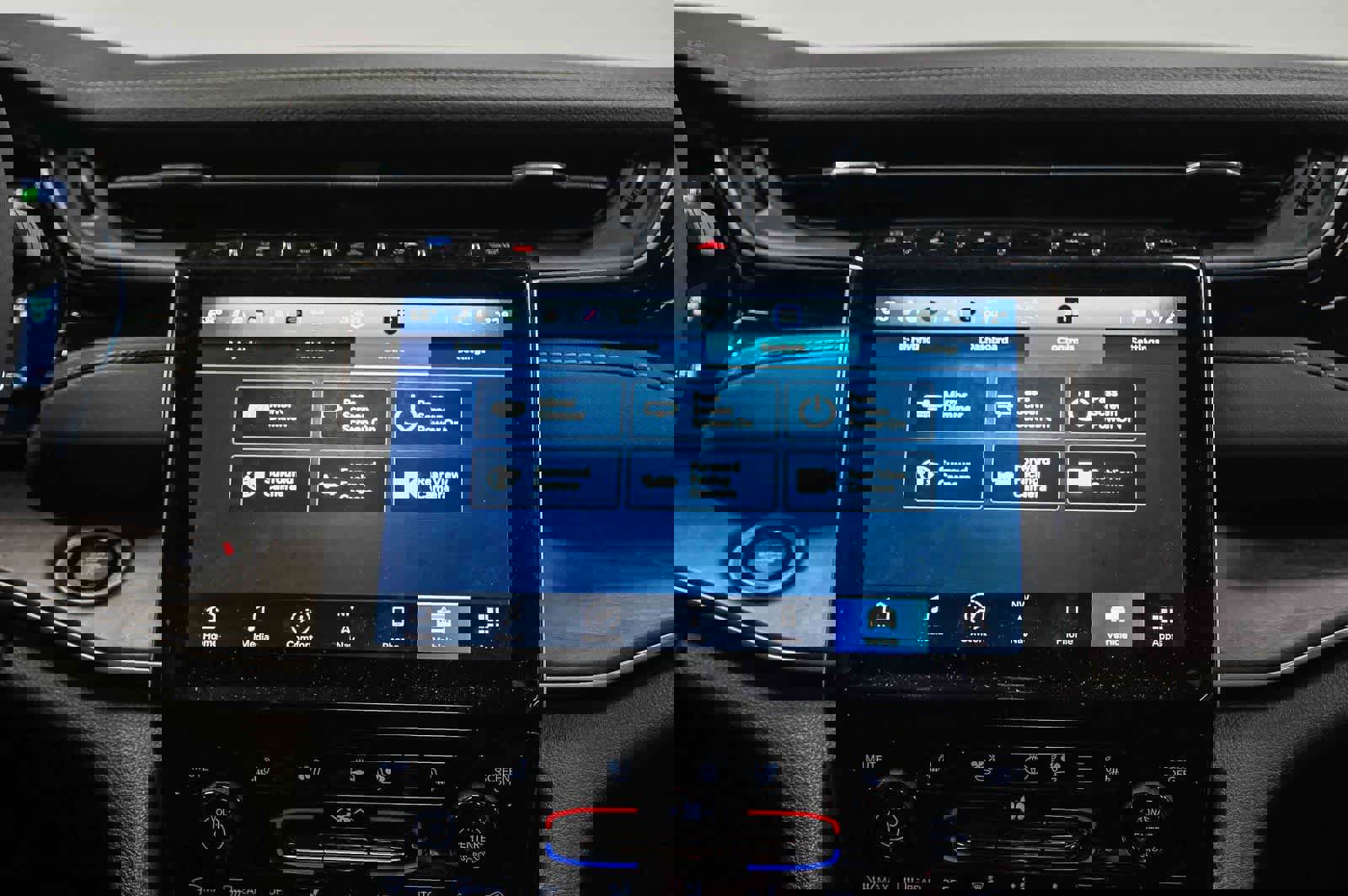 Used 2023 Jeep Grand Cherokee 4WD 4xe w/ Luxury Tech Group II image 14