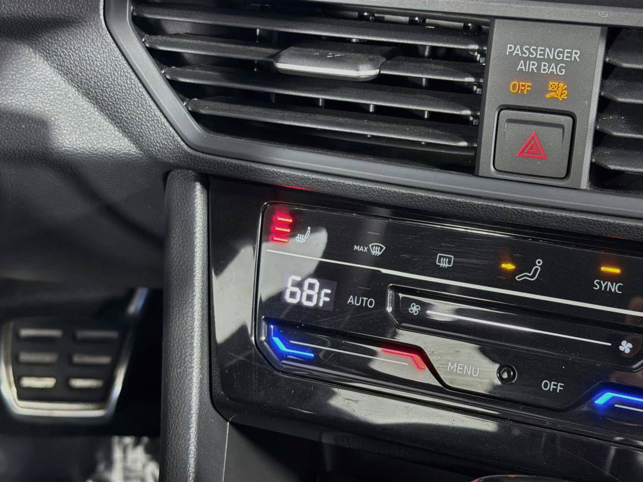 Used 2025 Volkswagen Jetta Sport FWD image 19