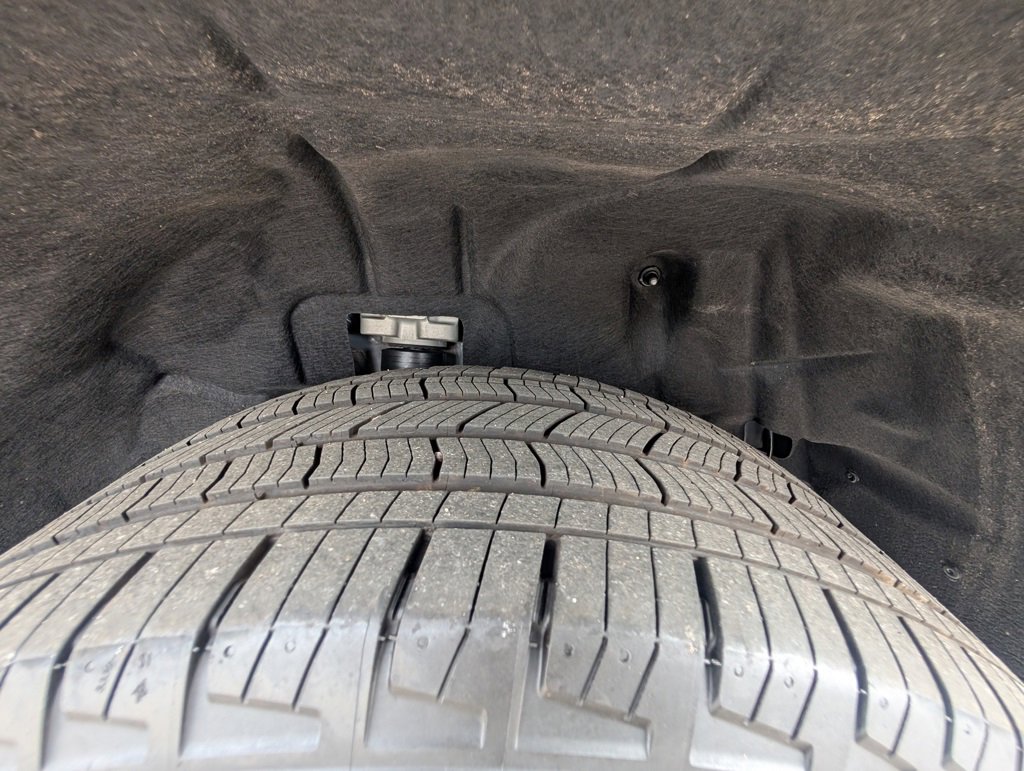 Used 2024 Jeep Grand Cherokee L Limited w/ Luxury Tech Group II image 25