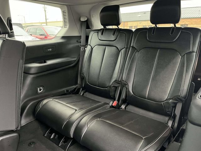 Used 2022 Jeep Grand Cherokee L Limited w/ MOPAR Finishing Package image 17