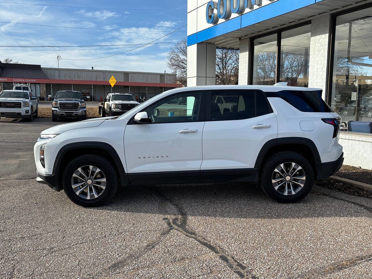 Used 2025 Chevrolet Equinox LT image 6