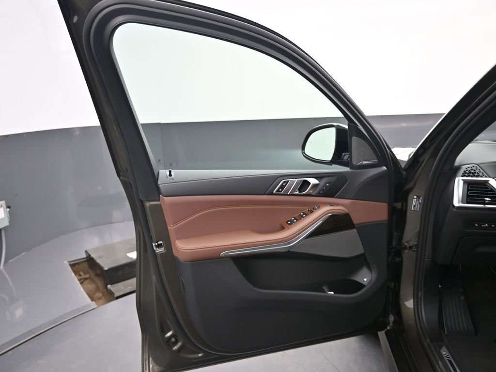New 2026 BMW X5 xDrive50e AWD/4WD image 5