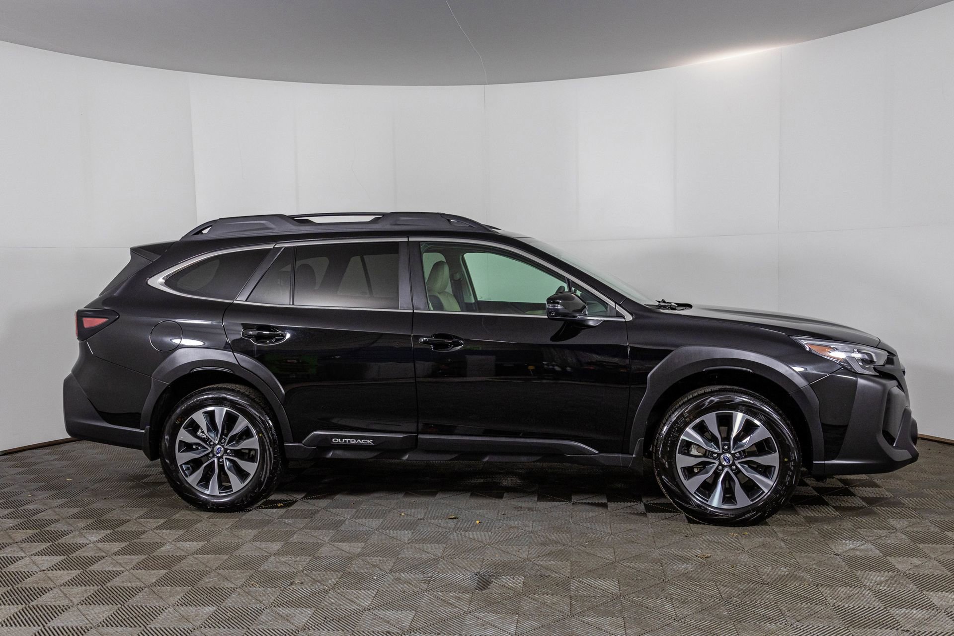 Used 2025 Subaru Outback Limited w/ Popular Package #2 image 54