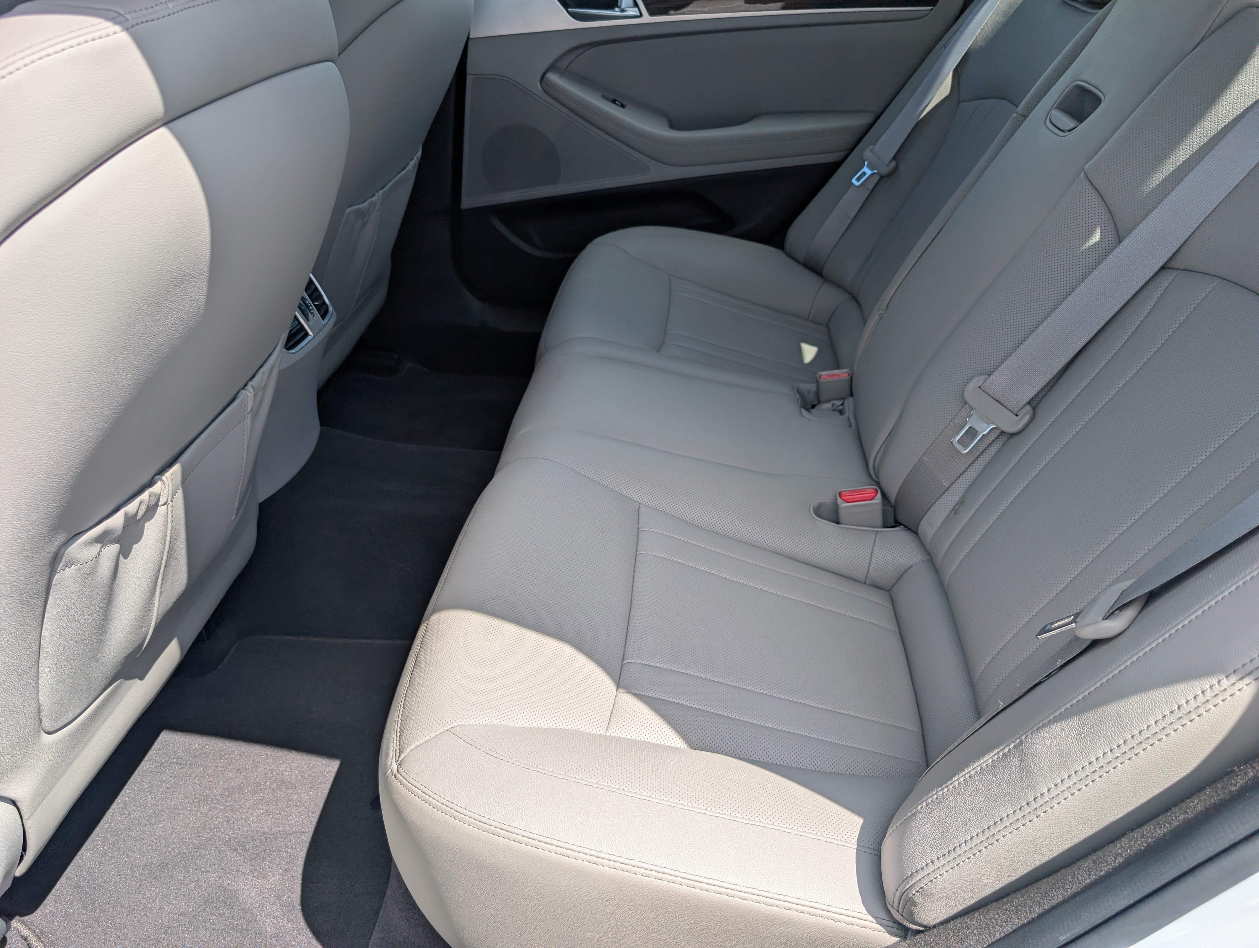 Used 2019 Genesis G80 3.8 RWD image 28