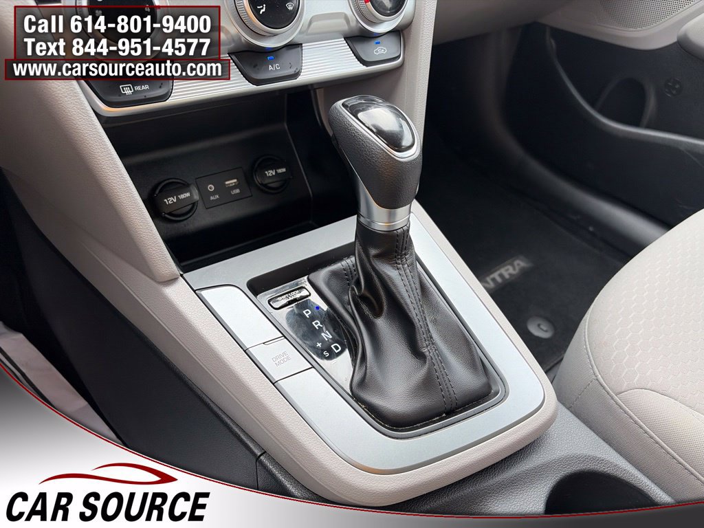 Used 2019 Hyundai Elantra SE FWD image 18