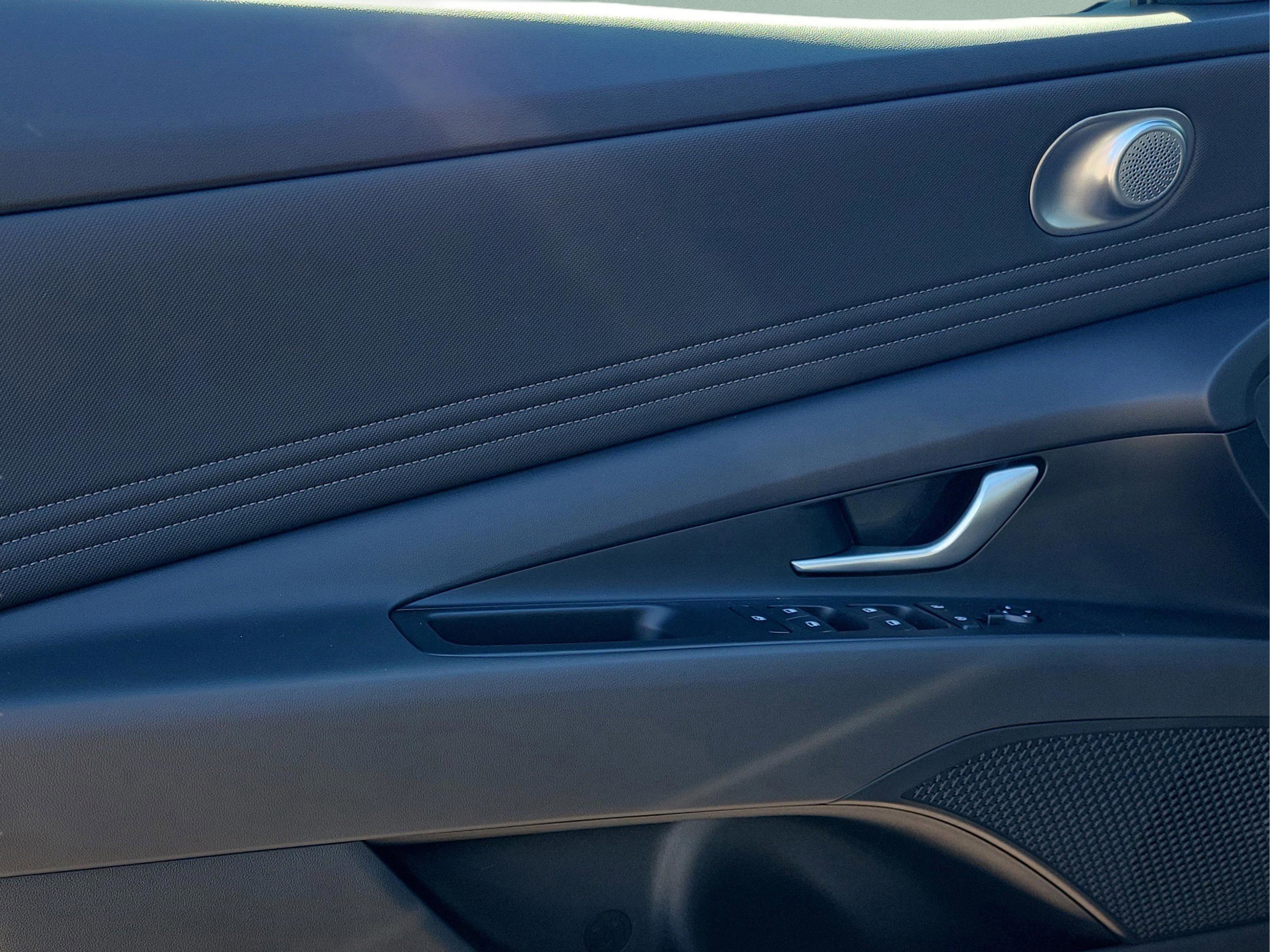 New 2026 Hyundai Elantra Limited image 15