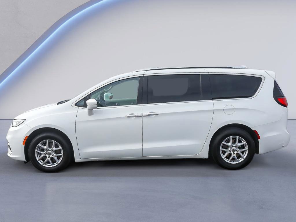 Used 2021 Chrysler Pacifica Touring-L image 3