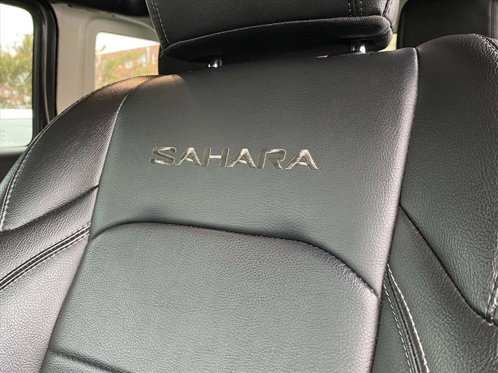 Used 2023 Jeep Wrangler Unlimited Sahara w/ Cold Weather Group image 16