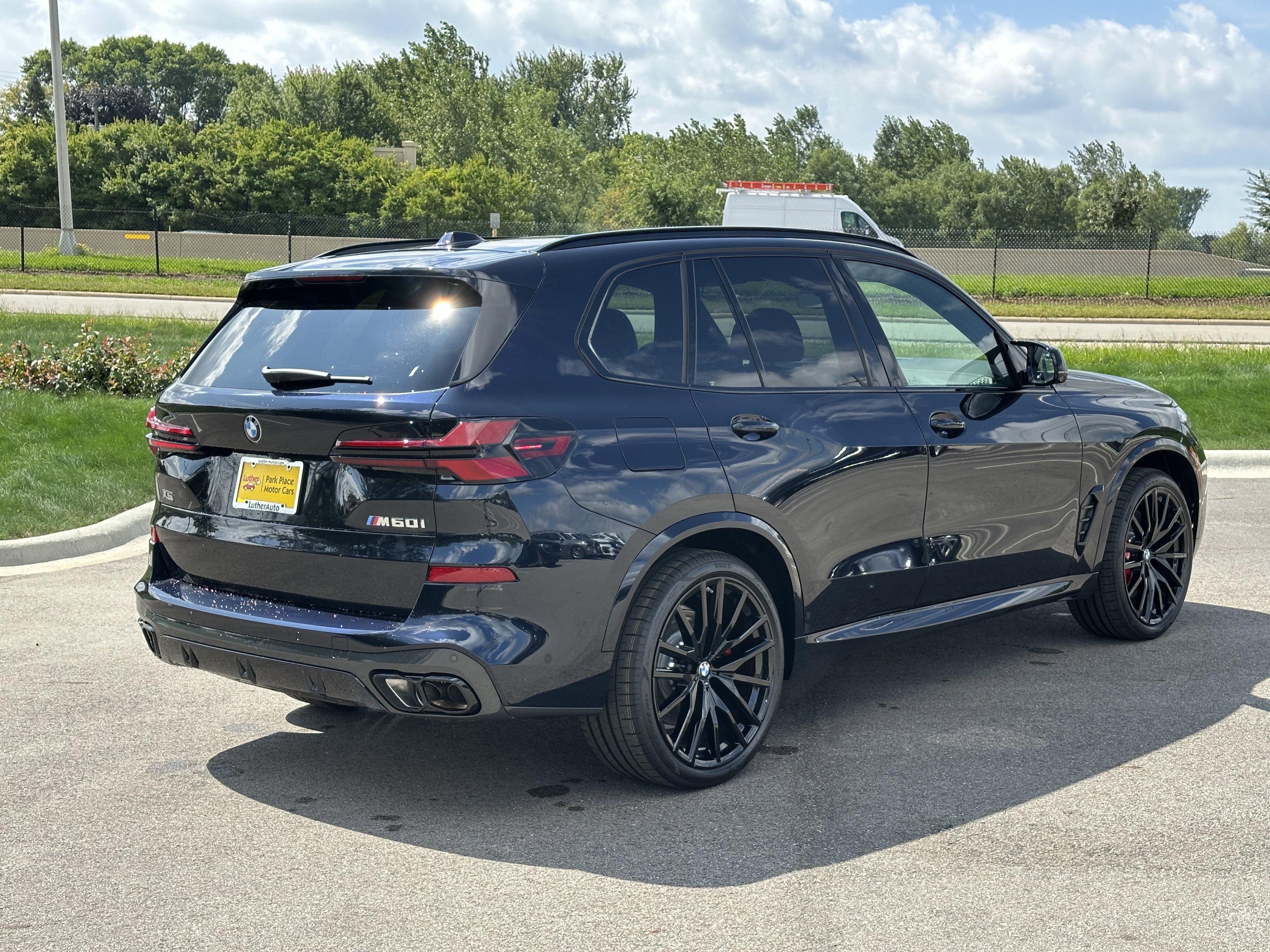 New 2026 BMW X5 M60i image 7