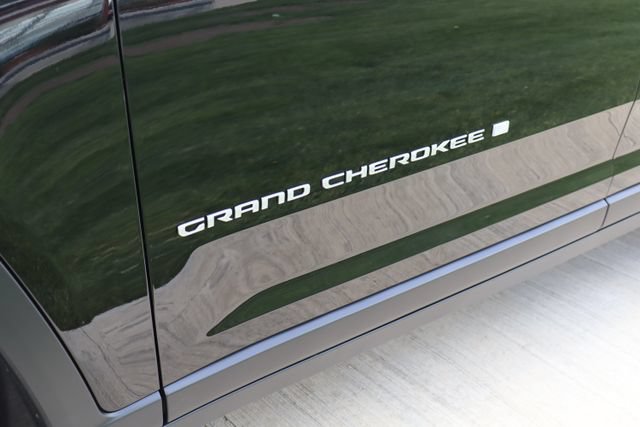 New 2026 Jeep Grand Cherokee L Laredo w/ Trailer Tow Package AWD/4WD image 7