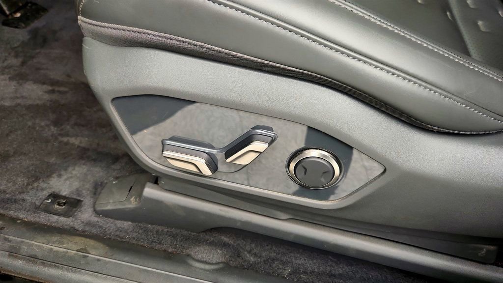 Used 2024 Kia EV9 Wind image 10