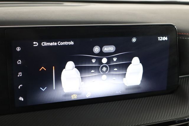 Used 2025 Nissan Kicks SR FWD image 32