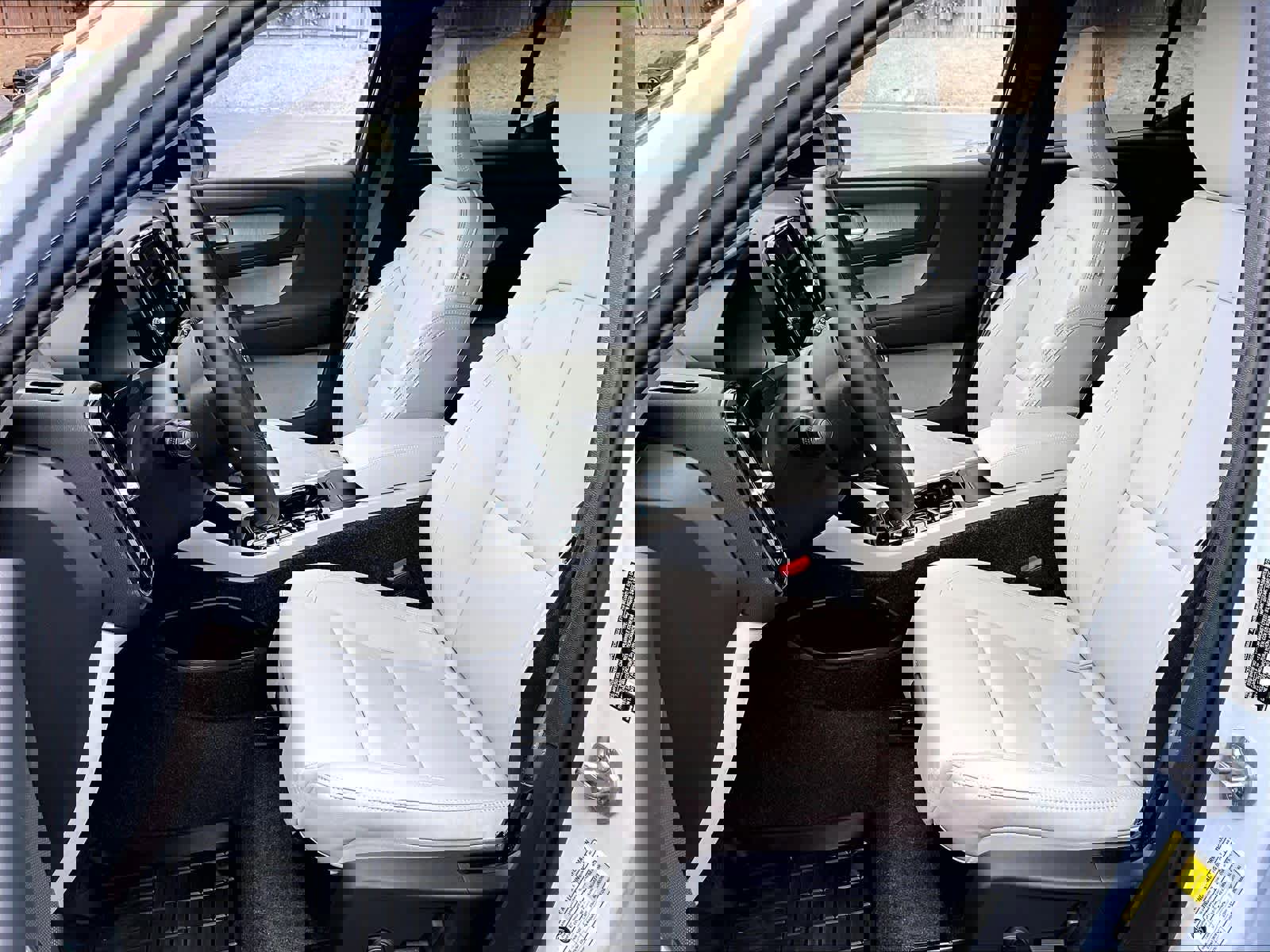 Used 2026 Volvo XC40 B5 Plus w/ Protection Package Premier image 27