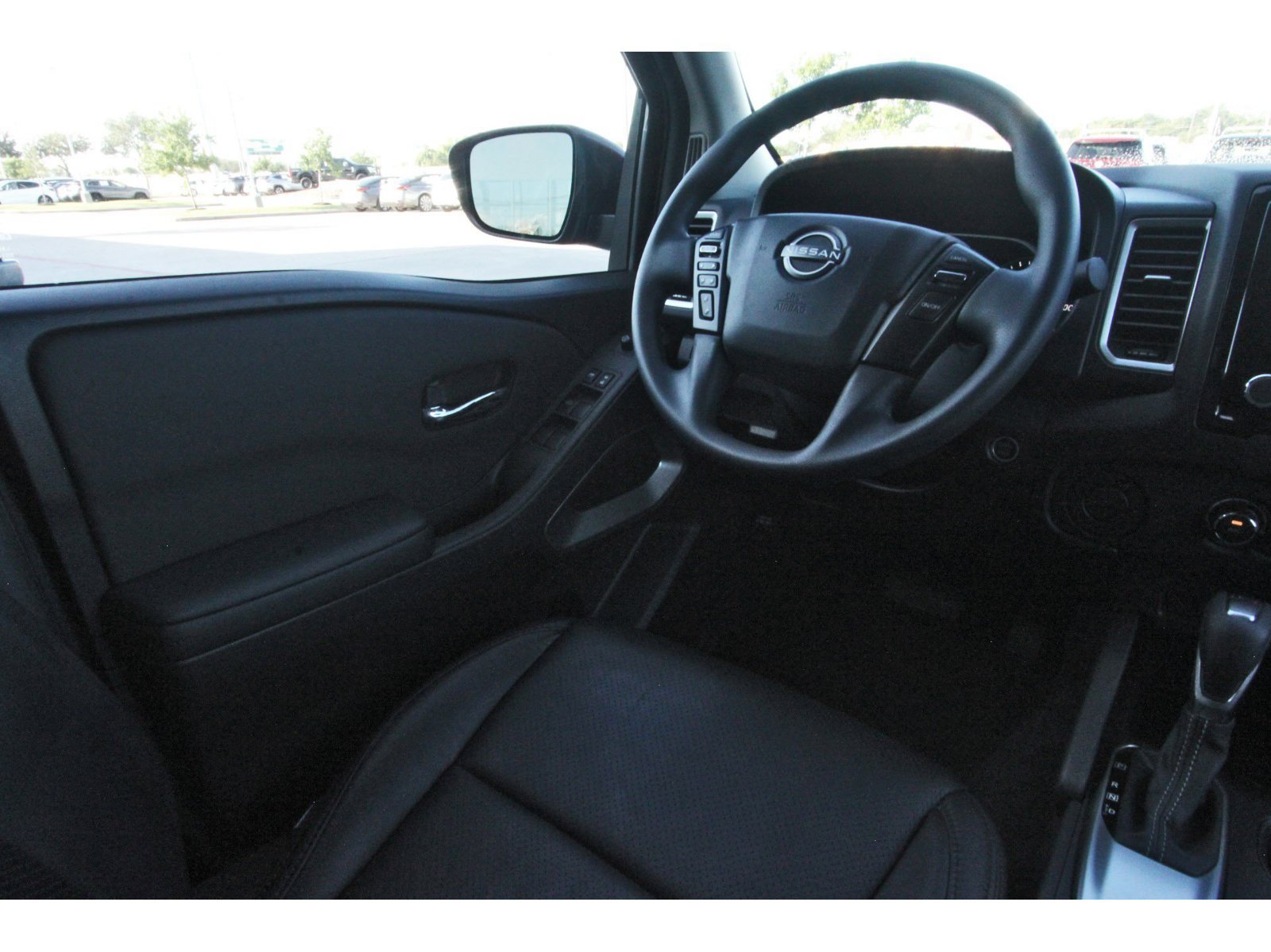Used 2024 Nissan Frontier SV RWD image 12