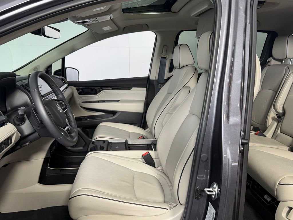 Used 2025 Honda Odyssey Touring image 21