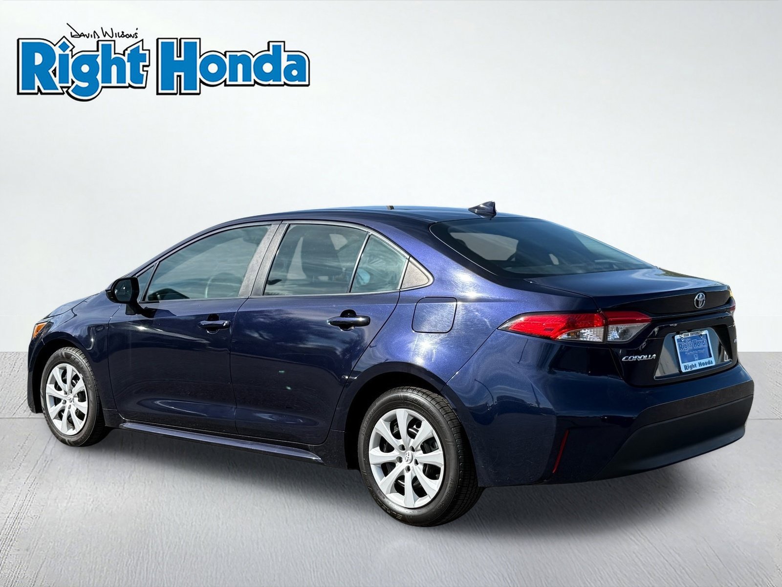Used 2024 Toyota Corolla LE FWD image 4