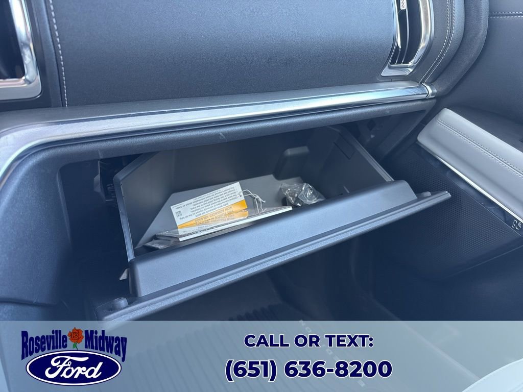 Used 2025 Ford Expedition Platinum image 20