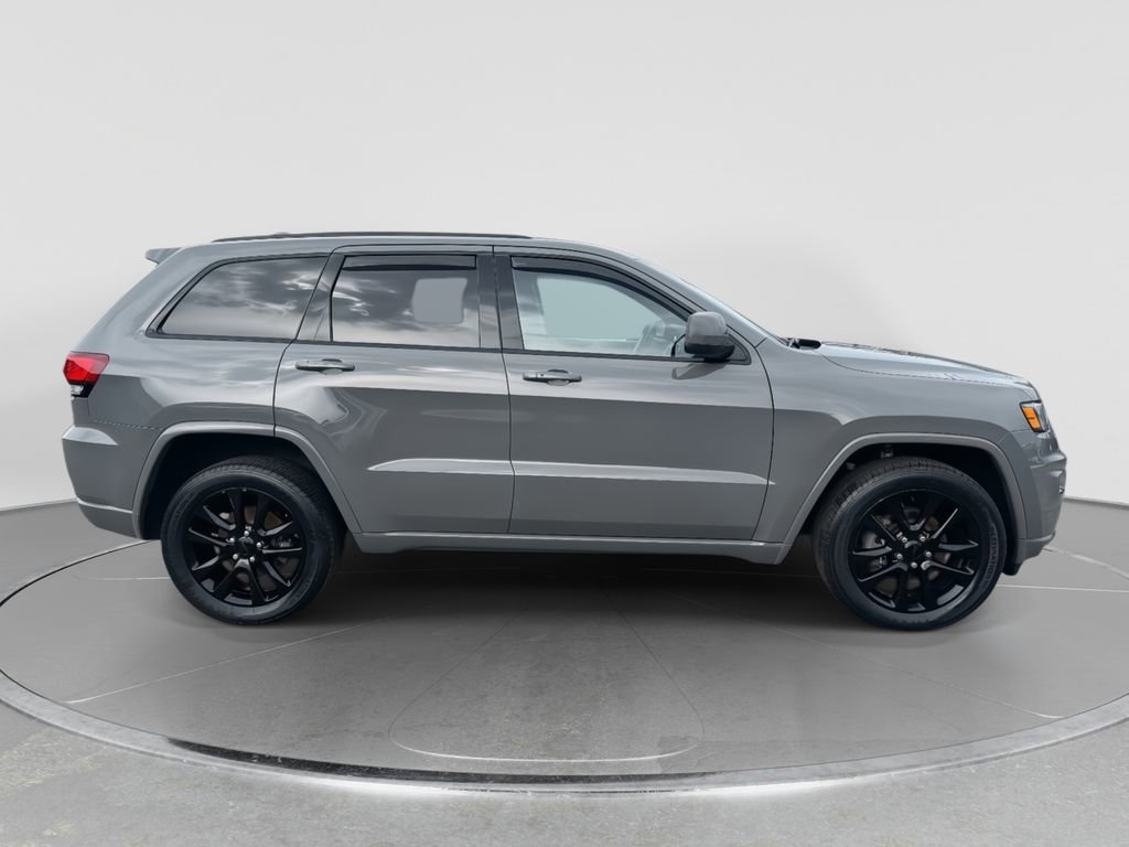 Used 2020 Jeep Grand Cherokee Altitude image 5