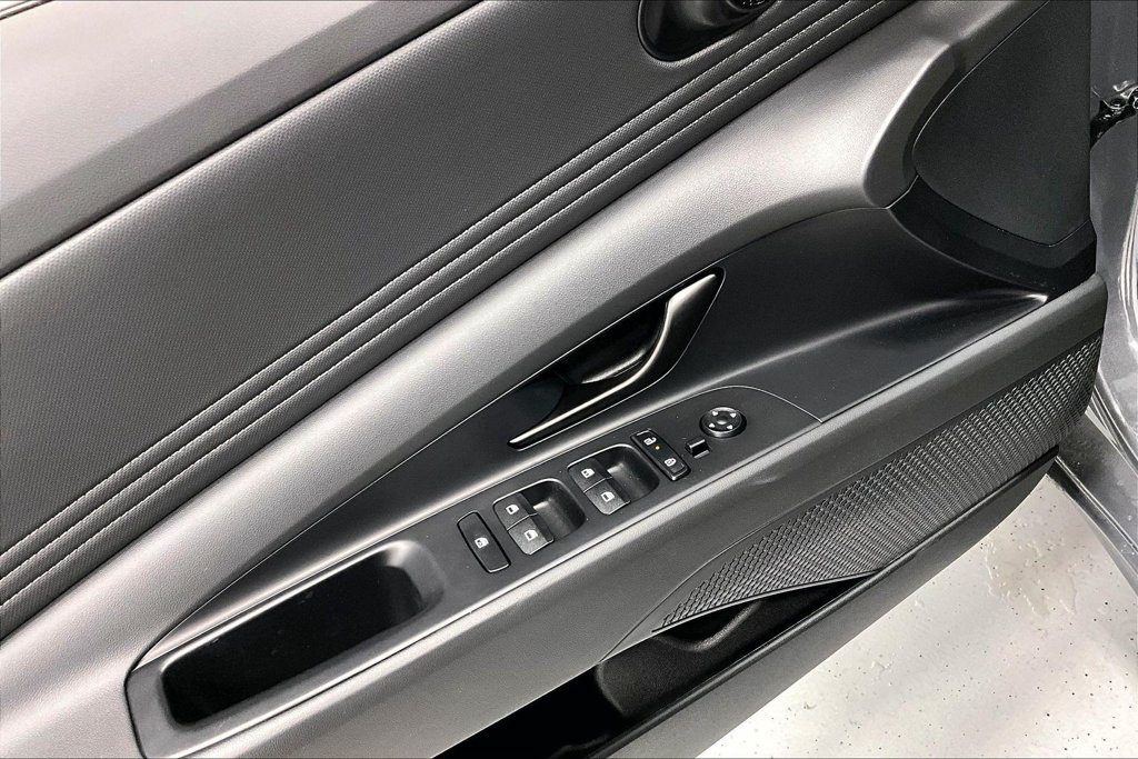 New 2026 Hyundai Elantra SEL Sport FWD image 19