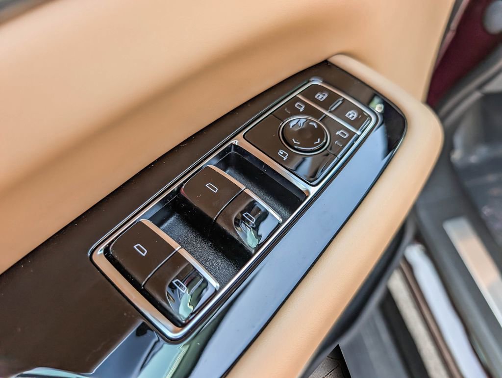 New 2025 Cadillac Escalade IQ Luxury 2 AWD/4WD image 12