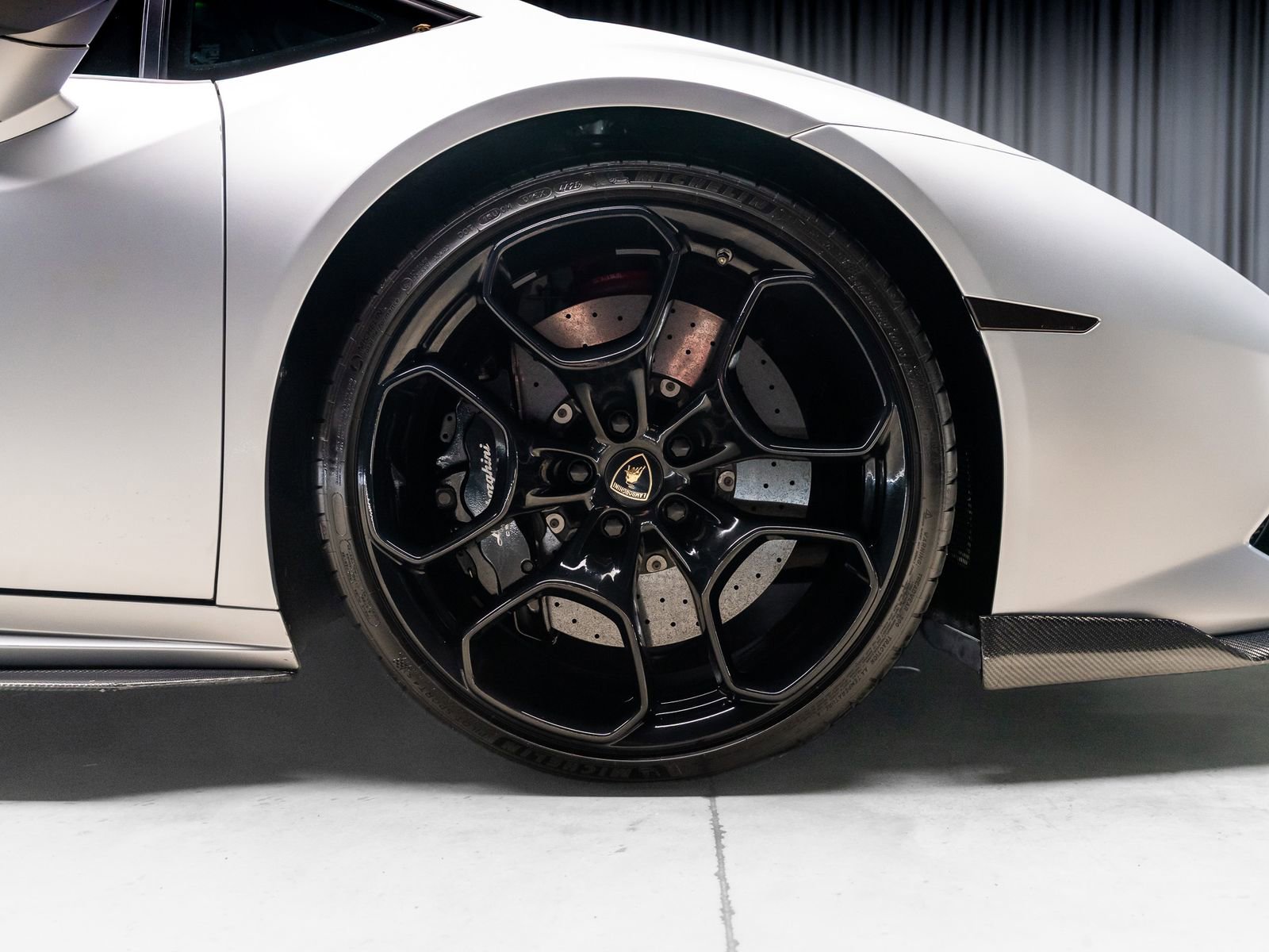 Used 2015 Lamborghini Huracan LP 610-4 AWD/4WD image 28