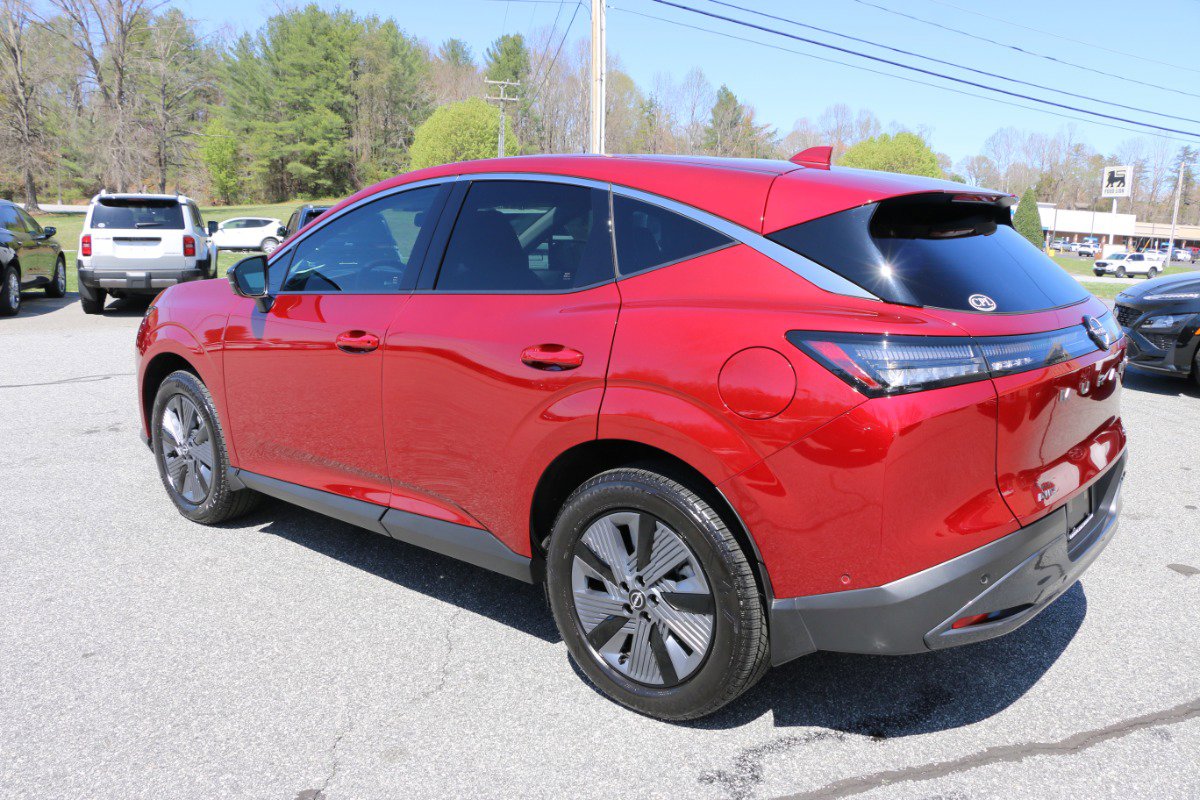 Used 2025 Nissan Murano SL AWD/4WD image 3