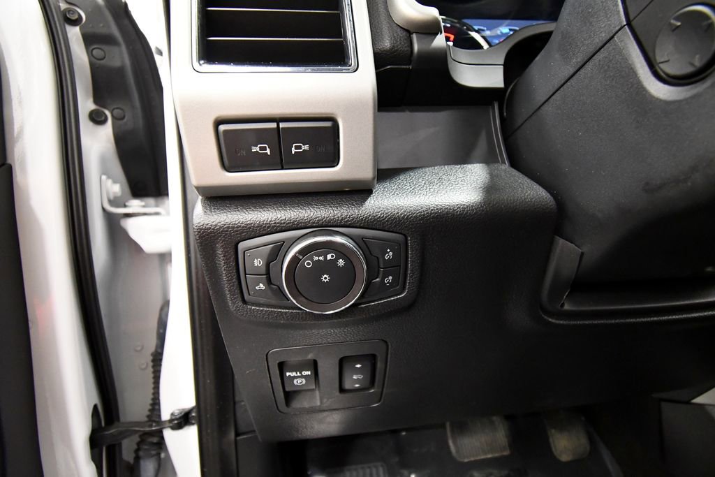 Used 2019 Ford F150 Lariat w/ Equipment Group 502A Luxury AWD/4WD image 20