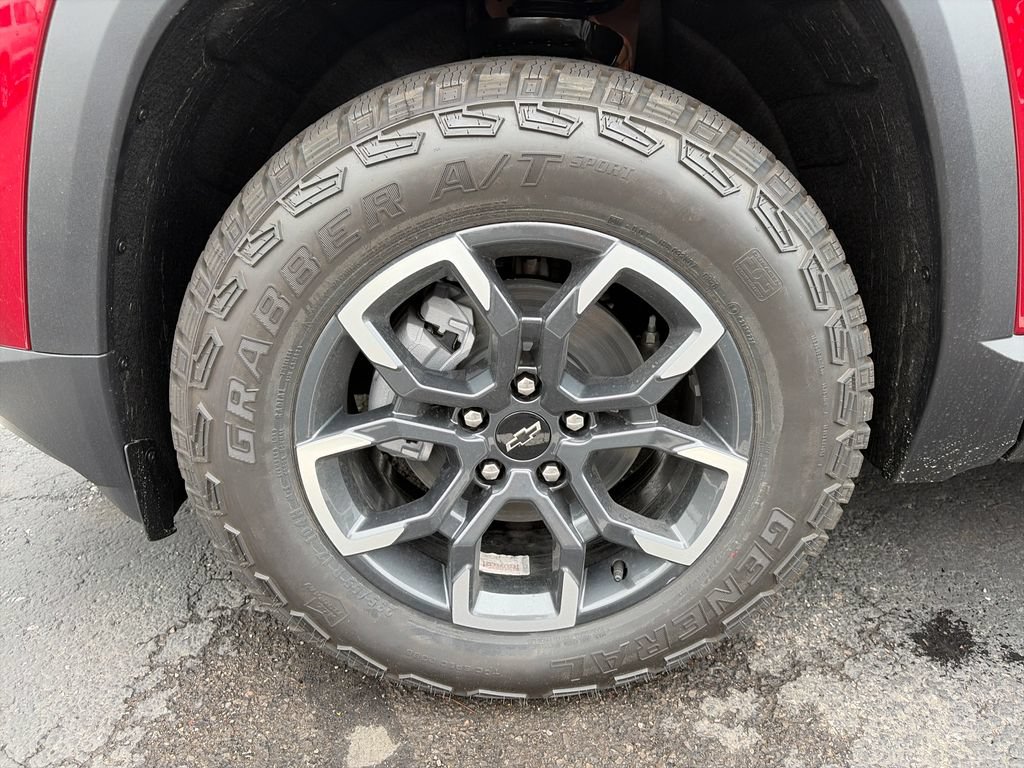 New 2026 Chevrolet Equinox ACTIV w/ Convenience Package III AWD/4WD image 28